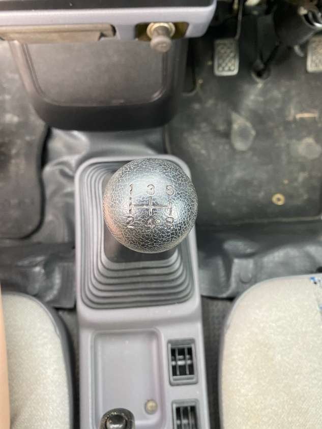 1997 Mitsubishi Minicab - Image 11