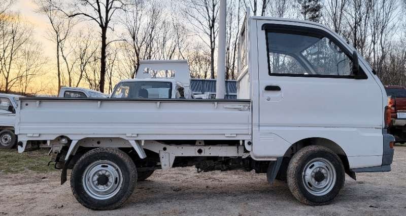 1994 Mitsubishi Minicab - Image 2