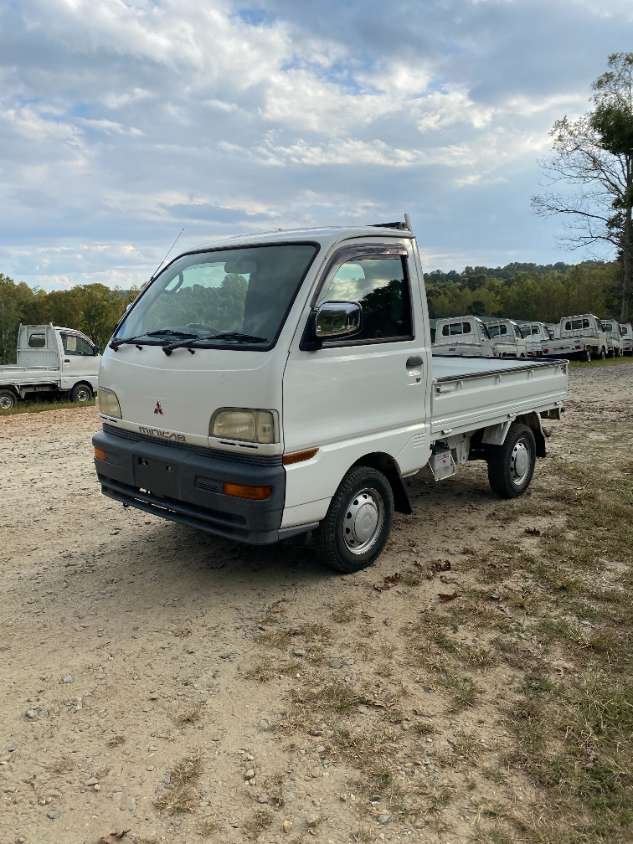 1997 Mitsubishi Minicab - Image 4