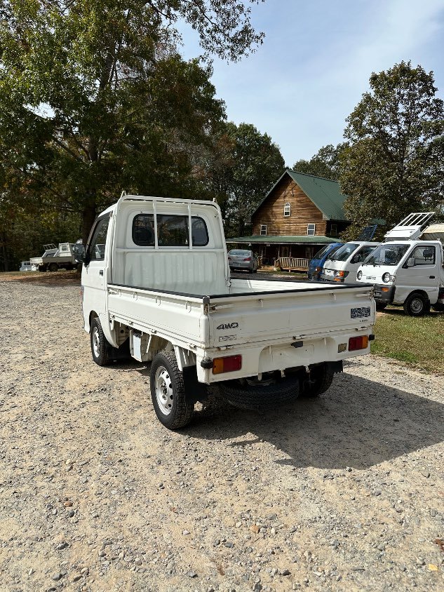 1994 Daihatsu Hijet - Image 21